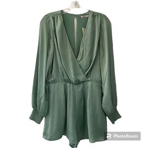 Francesca’s Mi Ami Green Satin Texture Long Sleeve Surplice Romper Size …